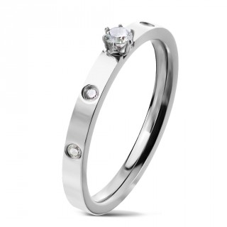 Bague femme en acier � pierre pro�minente et strass