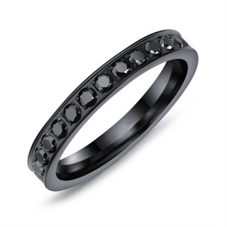 Bague femme noire en acier � pourtour de pierres