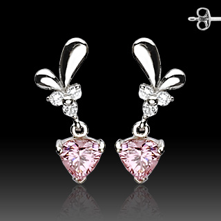 Boucles d'oreilles argent � pendants coeurs roses sertis