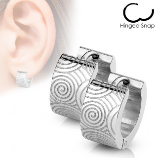Boucles d'oreilles en acier � cercles concentriques grav�s (Paire)