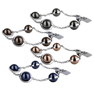 Bracelet acier � perles cercl�es enchain�es et plaque